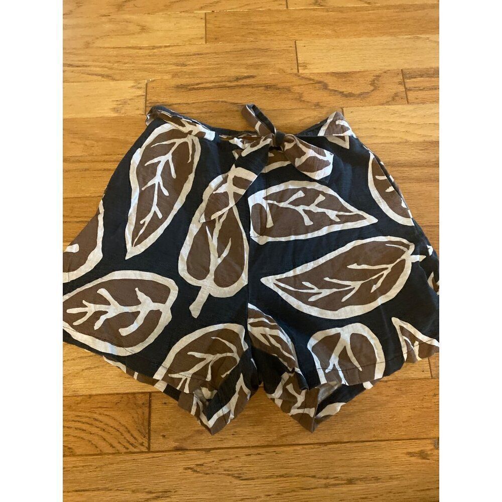 Who What Wear Womens Leaf Print Shorts Size M Black & Brown With Side Pockets